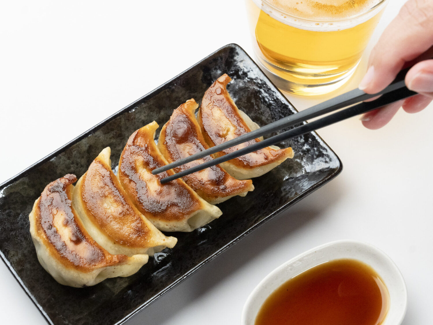 もち旨餃子　箸上げ