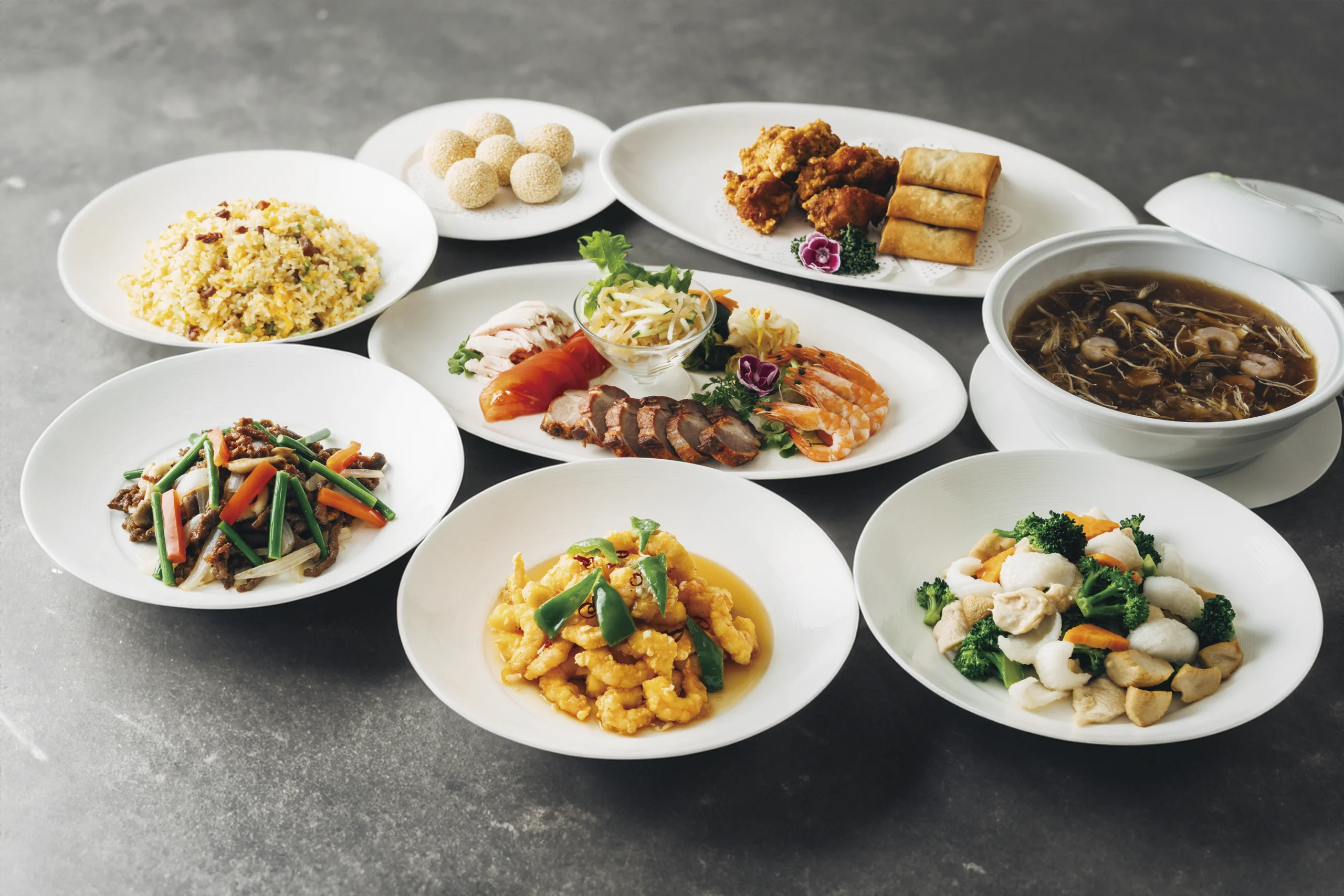 レストランの宴会コース料理